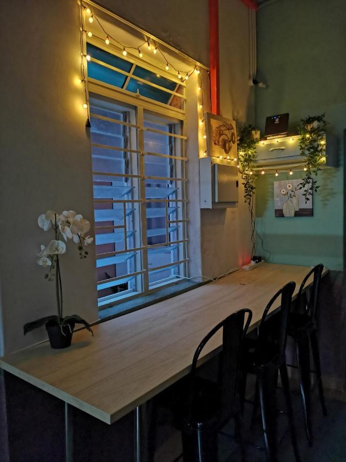 G Fortune Guest House Victoria Green George Town Exterior foto